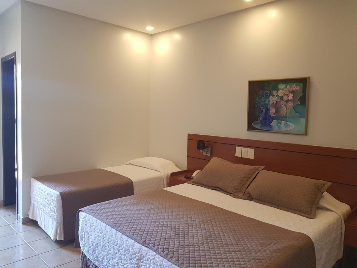 Hotel Das Palmeiras Paracatu Eksteriør billede