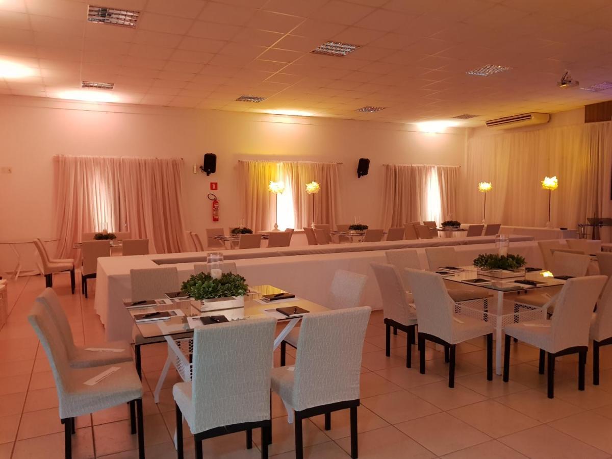 Hotel Das Palmeiras Paracatu Eksteriør billede