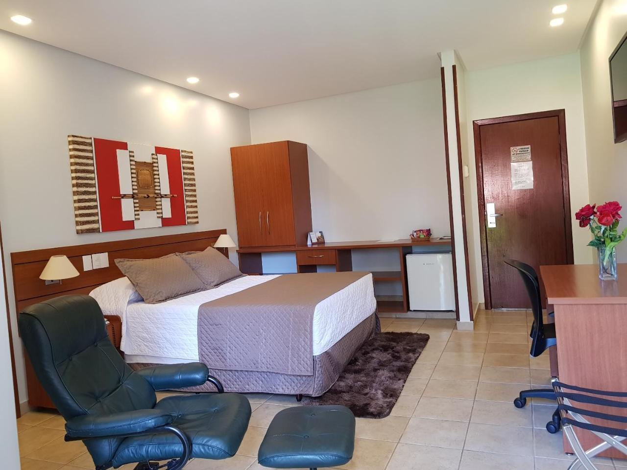 Hotel Das Palmeiras Paracatu Eksteriør billede