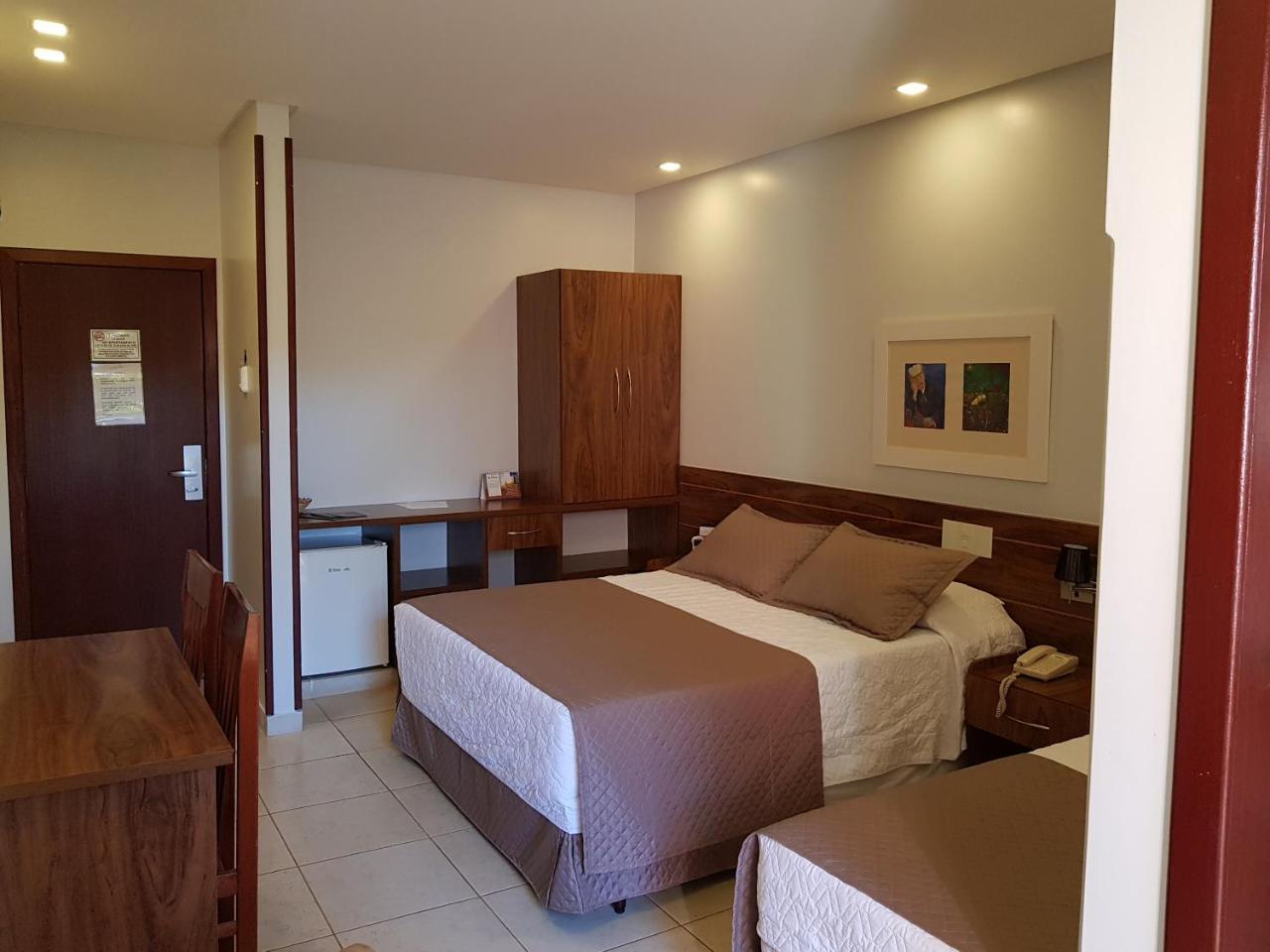 Hotel Das Palmeiras Paracatu Eksteriør billede